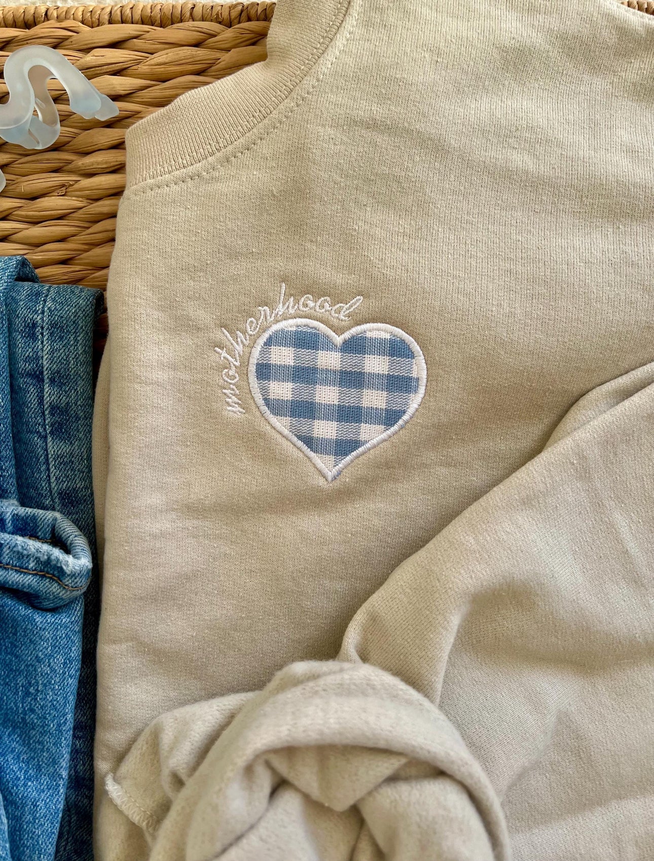 mama heart with kids clothing embroidered sweatshirt