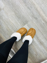 Load image into Gallery viewer, Fur lined slippers