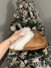 Load image into Gallery viewer, Fur lined slippers