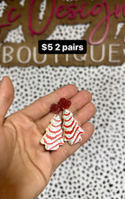 Load image into Gallery viewer, tree cake earrings