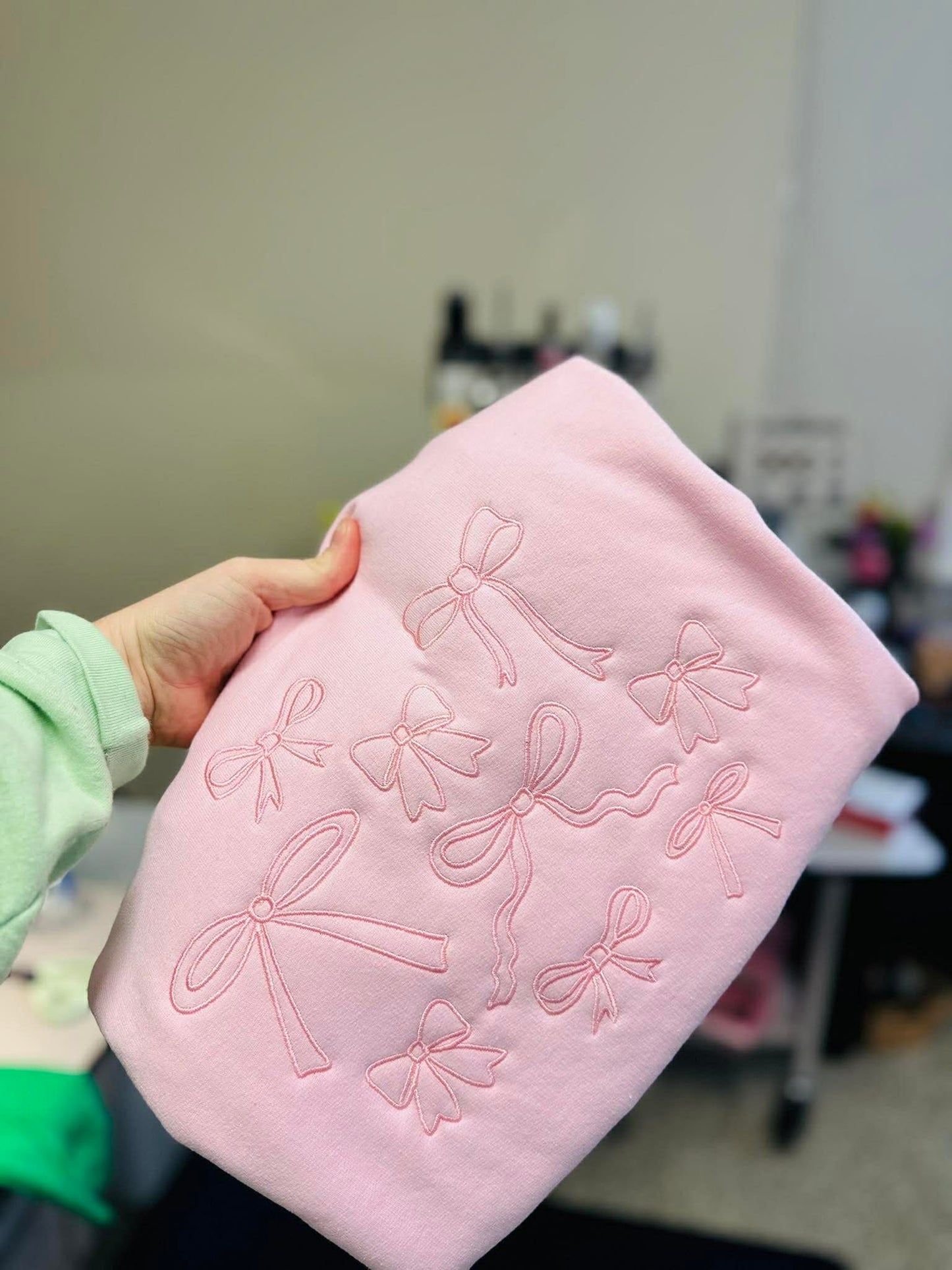 Bow embroidered sweatshirt